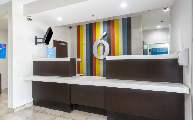 Motel 6 Laredo, TX - Airport