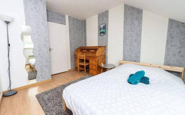 Duplex cosy et contemporain avec parking privé