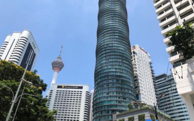 Vortex Suites KLCC by Luna
