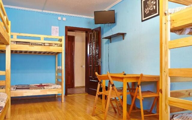 Happy Hostel