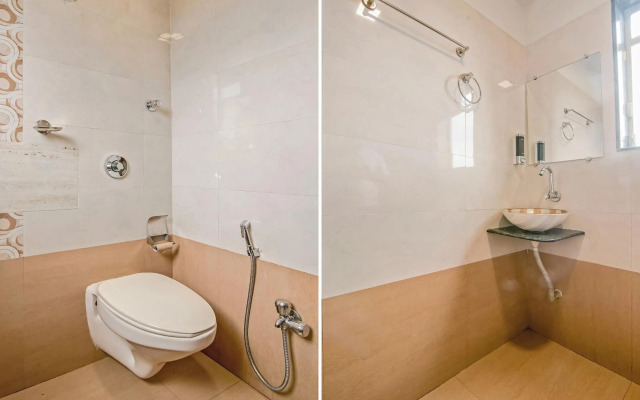 OYO SilverKey 76611 Nirsukh Palace