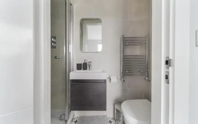 Stunning 3 Bed 3 Bath London Townhouse