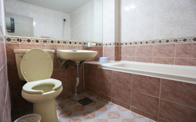 Donghae Daemyung Motel