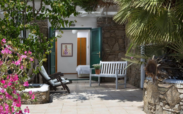 Tharroe of Mykonos
