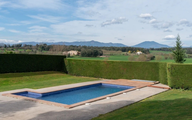 Vibranr Holiday Home in Aiguaviva With Swimming Pool