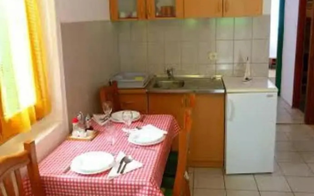 Villa Jadran - 10 m From Beach - H