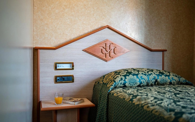 Hotel Mary