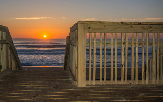 Holiday Inn Express Nags Head Oceanfront by IHG