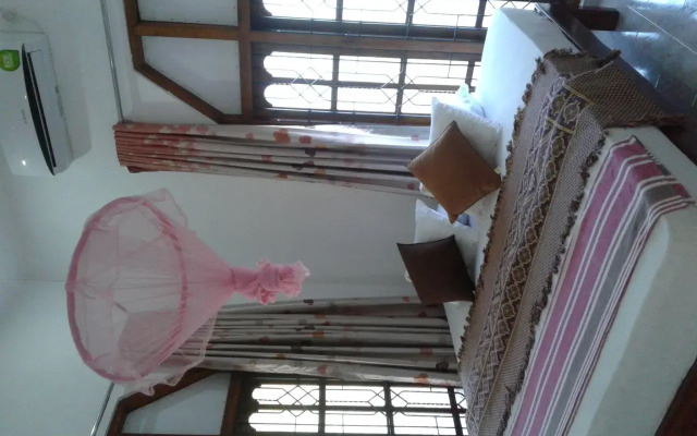 Lakeside resort Habarana