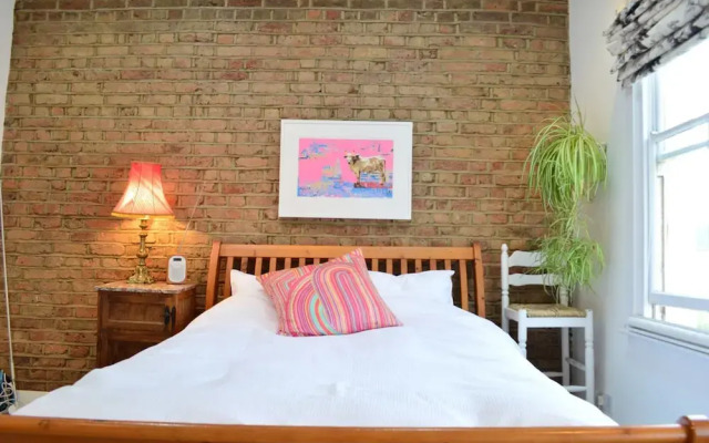 Spacious 2 Bedroom Apartment in Stoke Newington