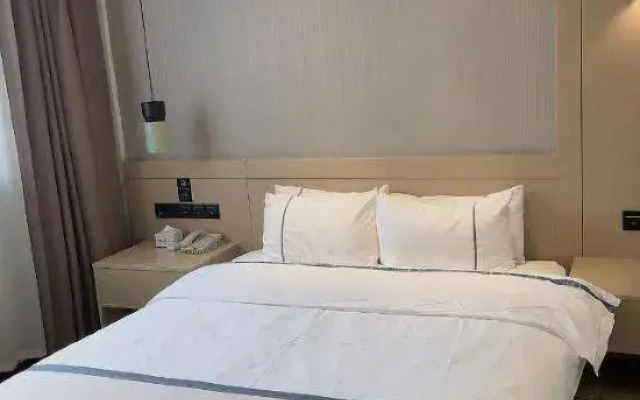 Yingdong Hotel (Shanghai Chongming Bao Town Zhong Road)