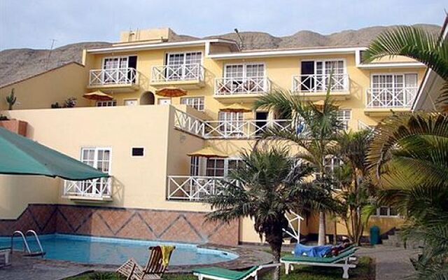 Las Palmeras Huanchaco