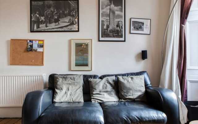 2 Bedroom New Town Flat In Edinburgh