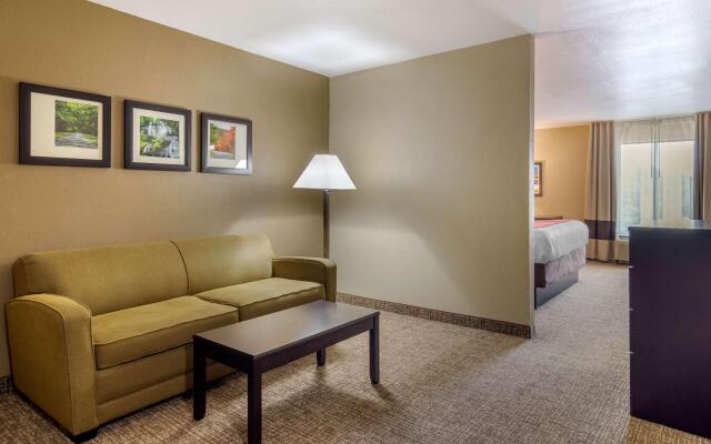 Comfort Inn & Suites Perry National Fairgrounds Area