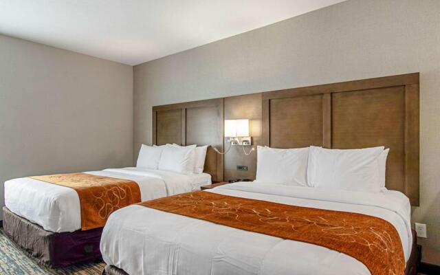 Comfort Suites Grove City - Columbus South
