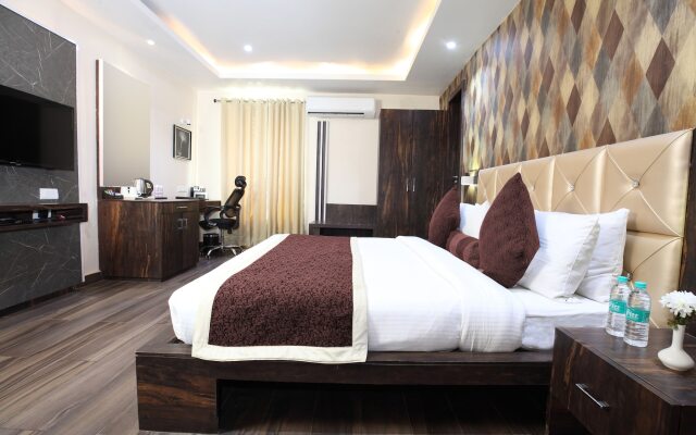 Pinnacle by Click Hotels, Lucknow