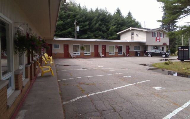 Pine Grove Motel