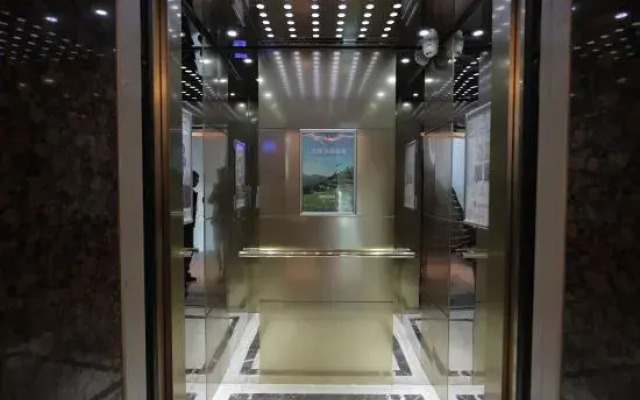 Borrman Hotel (Xinxing Bus Station)