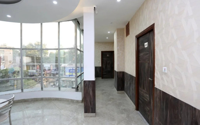 Hotel RP Grand Titanium by OYO Rooms