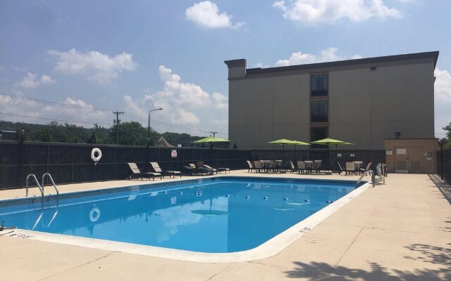 Comfort Inn & Suites Danbury-Bethel