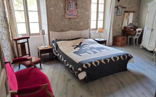 Maison de caractère face à l abbaye de lagrasse