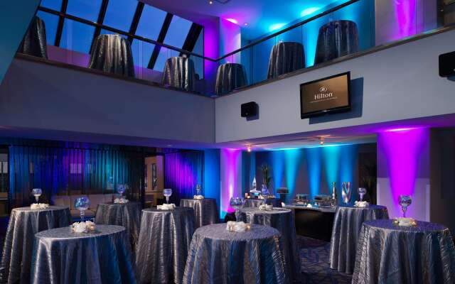 Hilton Woodland Hills / Los Angeles