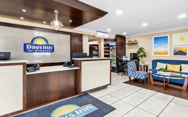 Days Inn by Wyndham Goose Creek