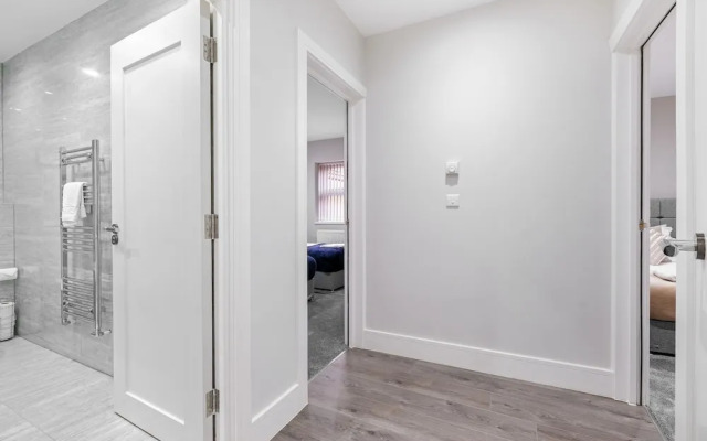Crown Place 2 & 3 Bedroom Luxury Apts