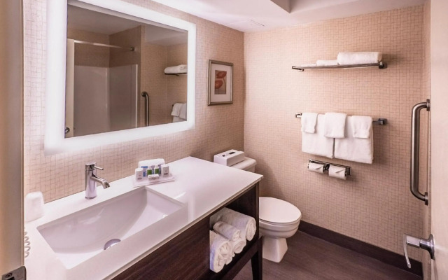 Holiday Inn Hotel & Suites Osoyoos by IHG