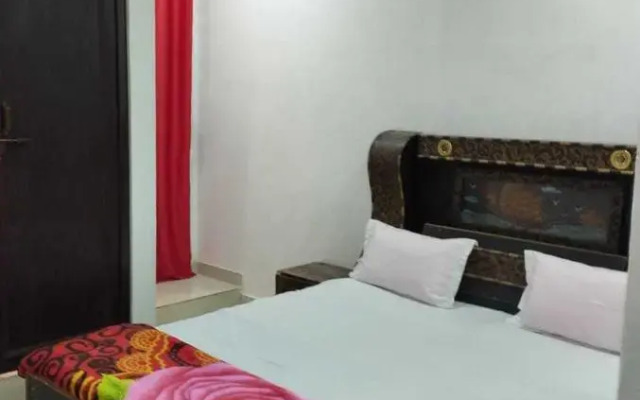 Oyo 702305 Hotel Rajeshwari Plaza