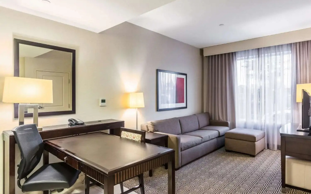 Embassy Suites by Hilton Newark Airport