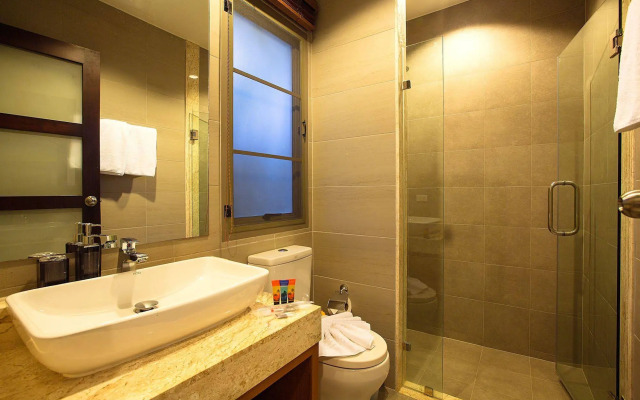 Saiyuan Estate by TropicLook