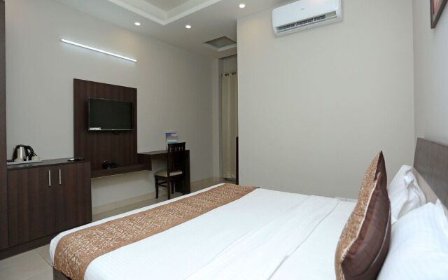 Capital O 17150 Hotel Silver Royal