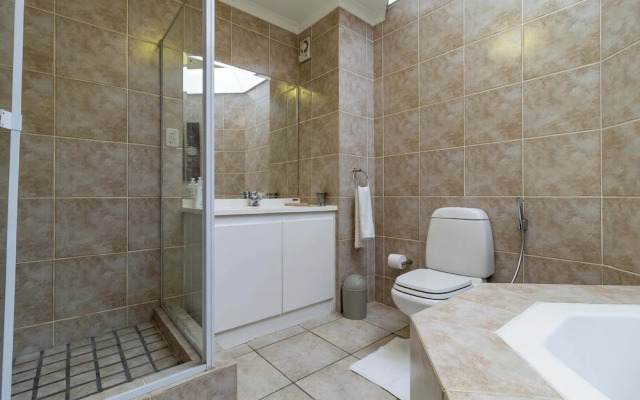 Beachfront Villa Sea Breeze ,hout Bay