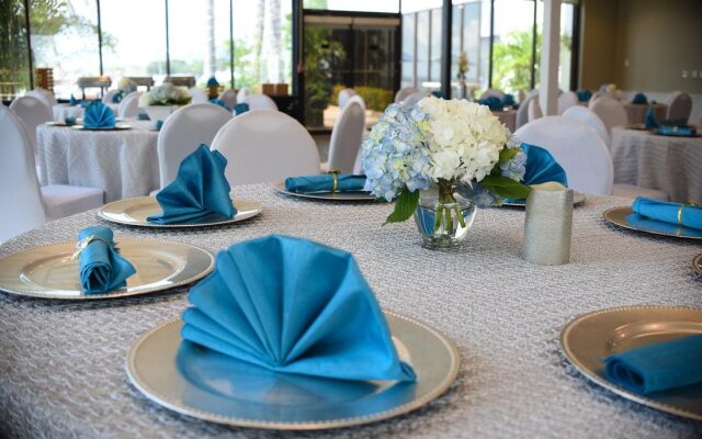 Bay Harbor Hotel