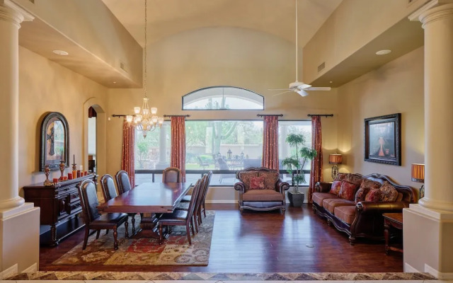 Valley View Villa - Private Pool - Hidden Bedroom