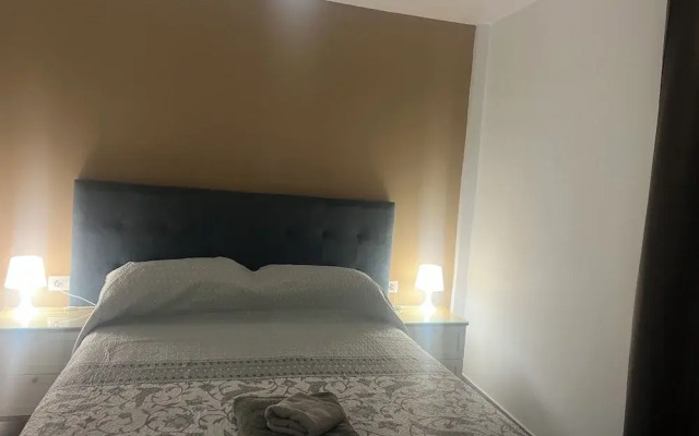 Arona 2-bed Apartment - Sleeps 5 - Outdoor Pool