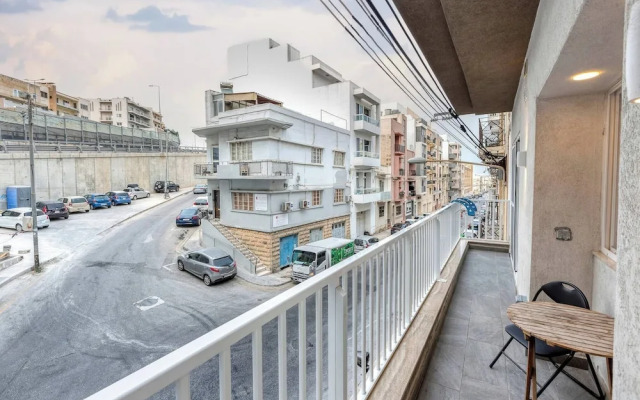 Luxury 3 BR Apt in Gzira Near Sliema - Stjulians