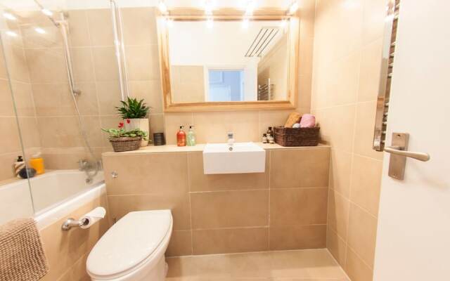 Spacious one Bedroom Flat in South London