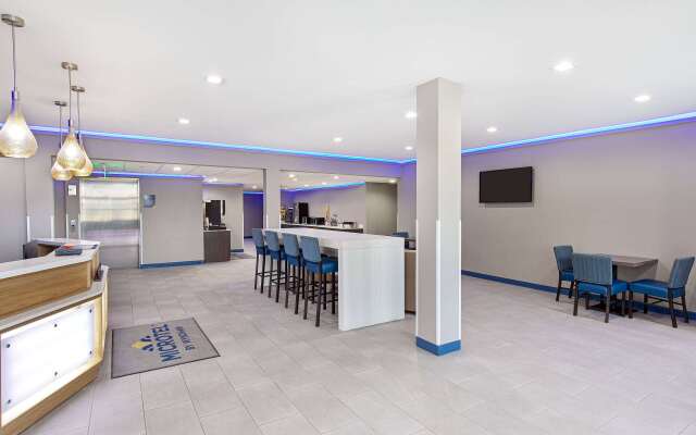Microtel Inn & Suites by Wyndham Manchester