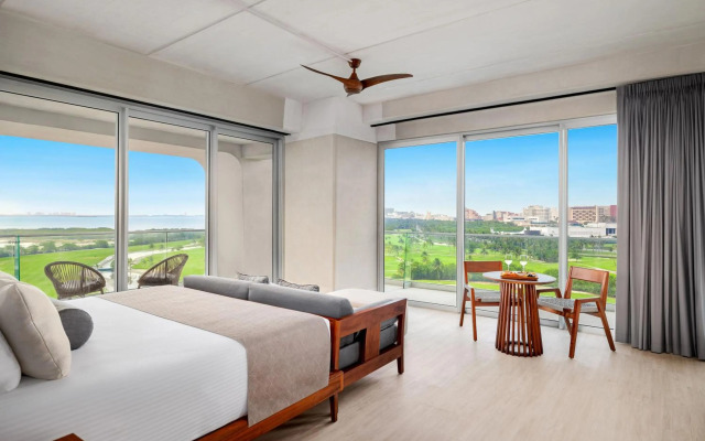 Hyatt Vivid Grand Island Cancun Adults Only All-Inclusive
