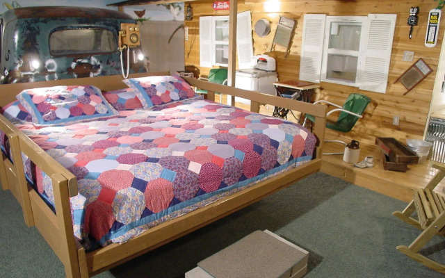 Wildwood Inn Tropical Dome & Theme Suites