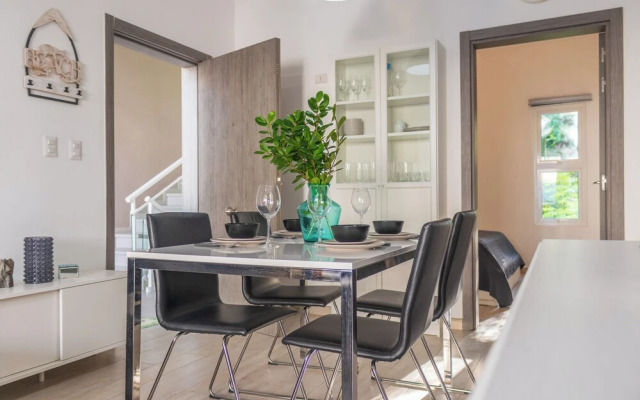 Modern 2BR Apartment - Paseo del Mar