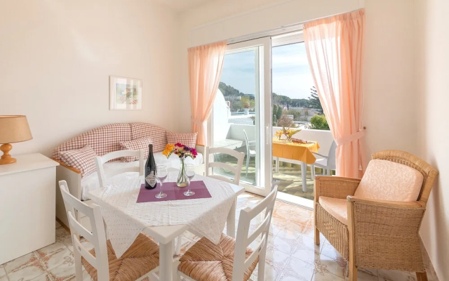 Ravino Secret Retreat