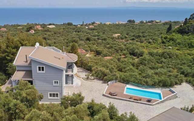 Mont Bleu Luxury Villa