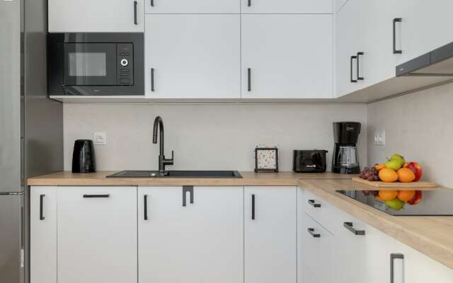 Mountain Corner Apartment by Renters