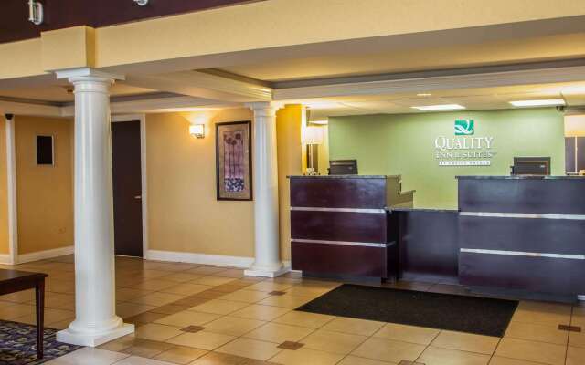 Quality Inn and Suites St Charles - West Chicago