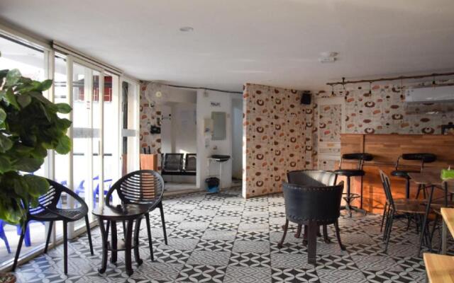 RedDoorz near Pelabuhan Tanjung Perak 2 Surabaya