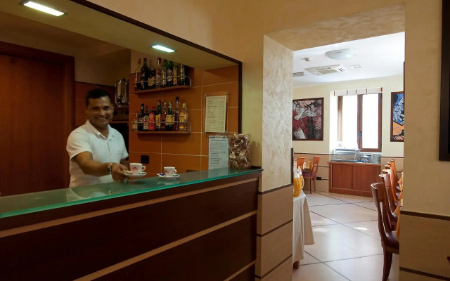 Hotel Lirico
