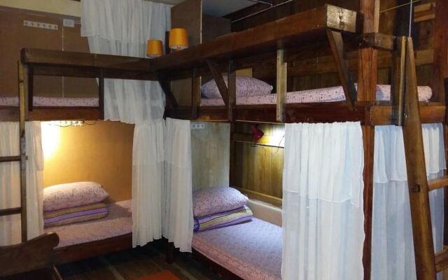 Inthanon Hostel - Adults Only